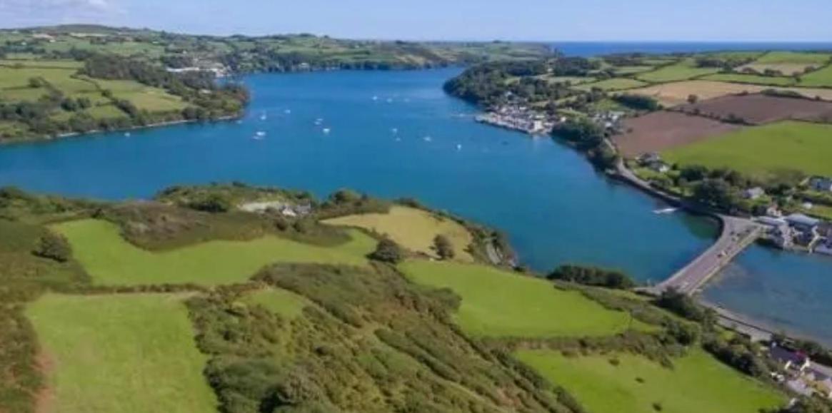 Glandore Mews Situated In The Picturesque Village Of Glandore Eksteriør billede
