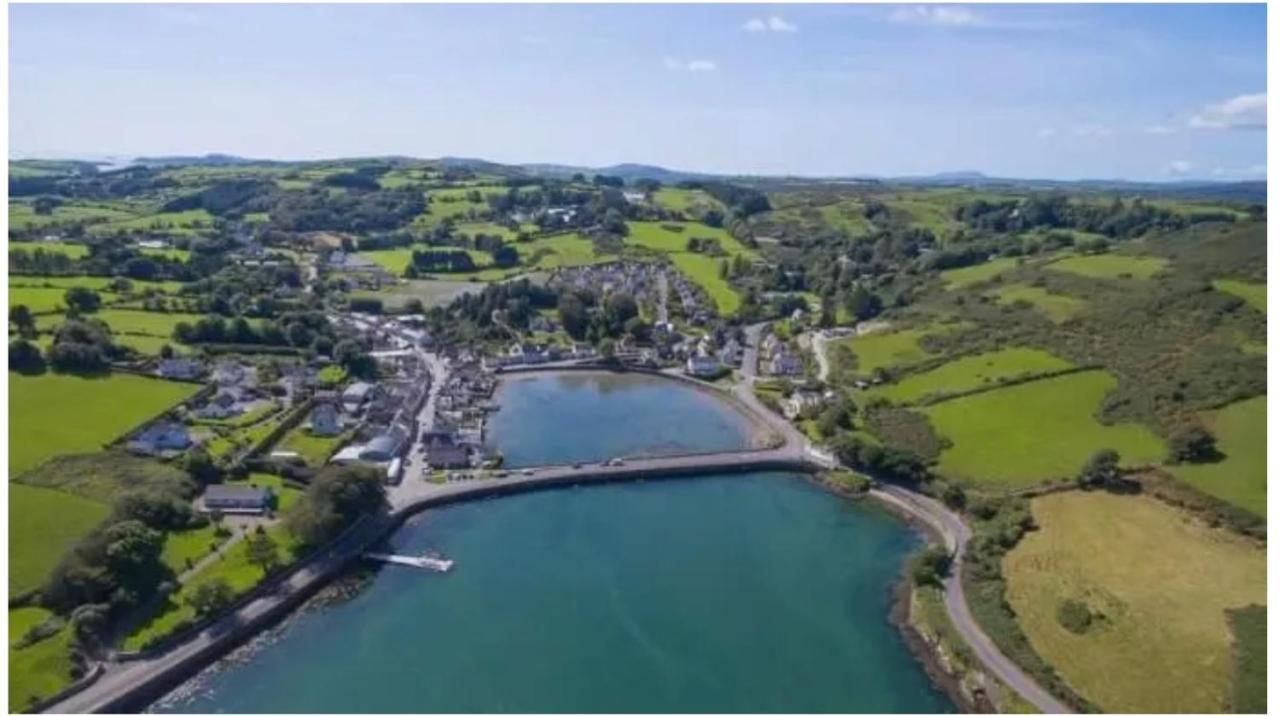 Glandore Mews Situated In The Picturesque Village Of Glandore Eksteriør billede